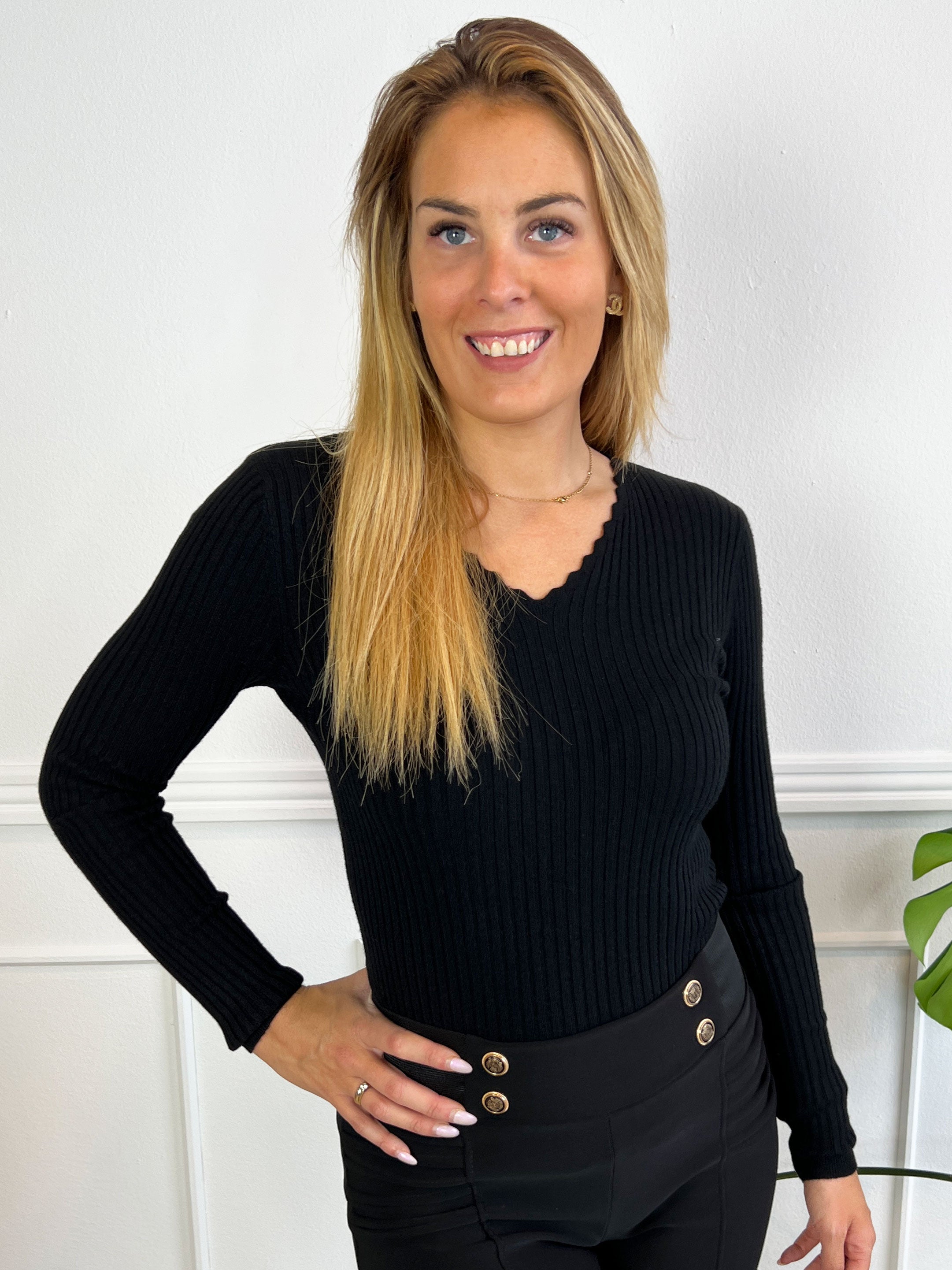 Simona - Blød strikbluse med rib